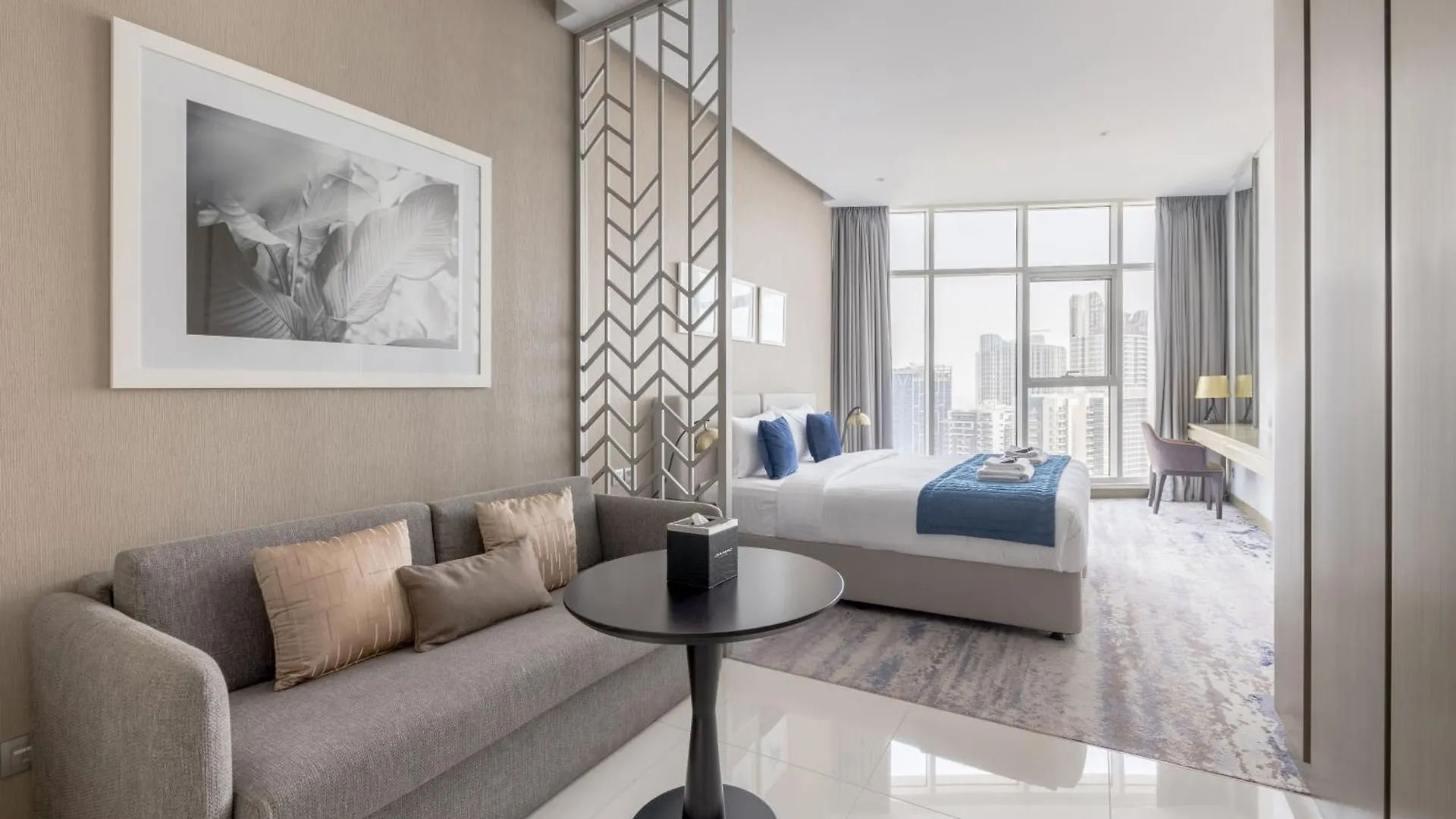 Apartamento Stunning Canal Viewbusiness Bay High Floorstudio Dubái