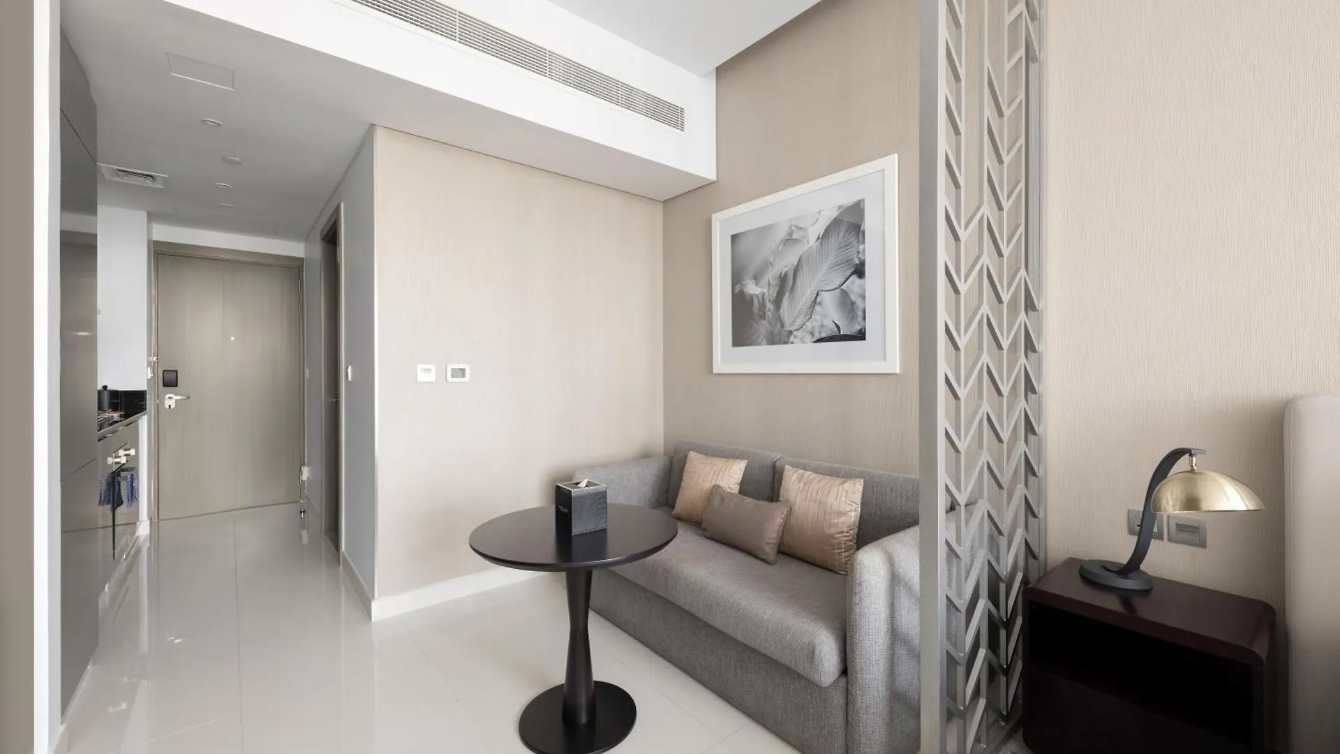 Stunning Canal Viewbusiness Bay High Floorstudio Dubai